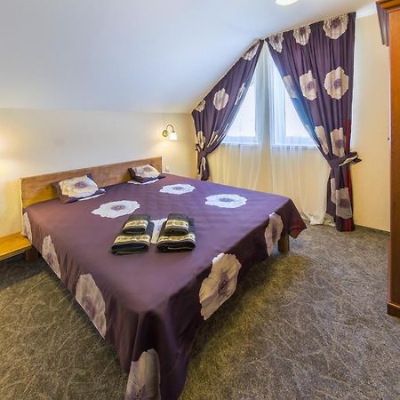 Gallery Of Mountains Holiday Home Yasinia Ruang foto