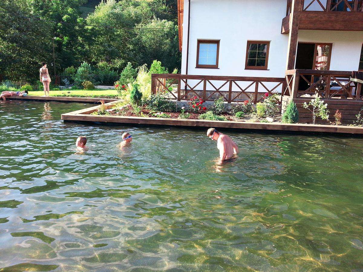 Gallery Of Mountains Holiday Home Yasinia Ruang foto